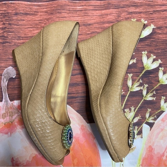 LINDSAY Phillips Courtney Tan Python Peep Toe Wedge Heels 8m - Picture 9 of 14
